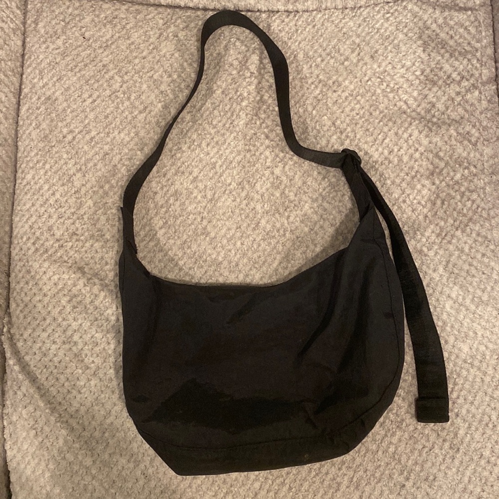 BAGGU Medium Crescent bag in black